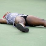 Foto Serena Williams por los suelos